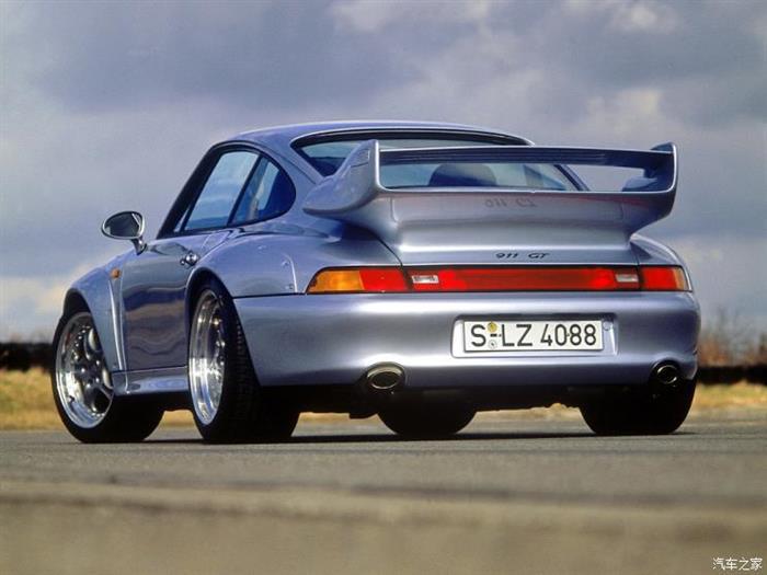 保时捷911,日产GTR