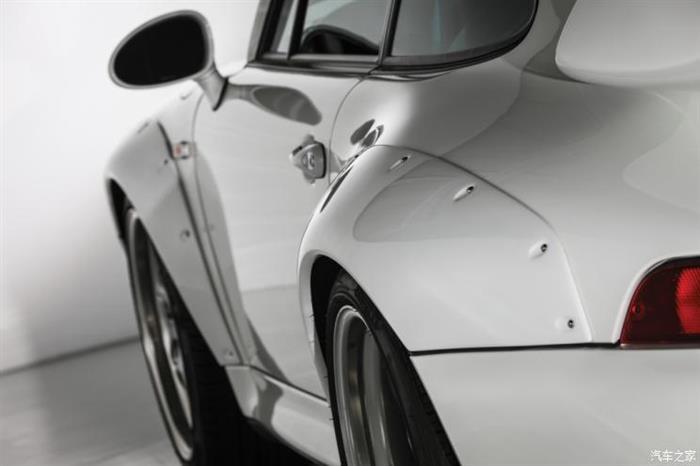 保时捷911,日产GTR