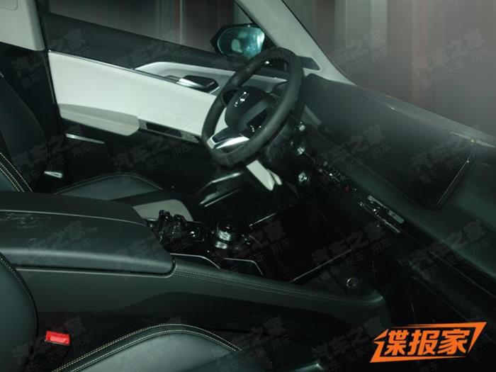 新车，一汽奔腾C105