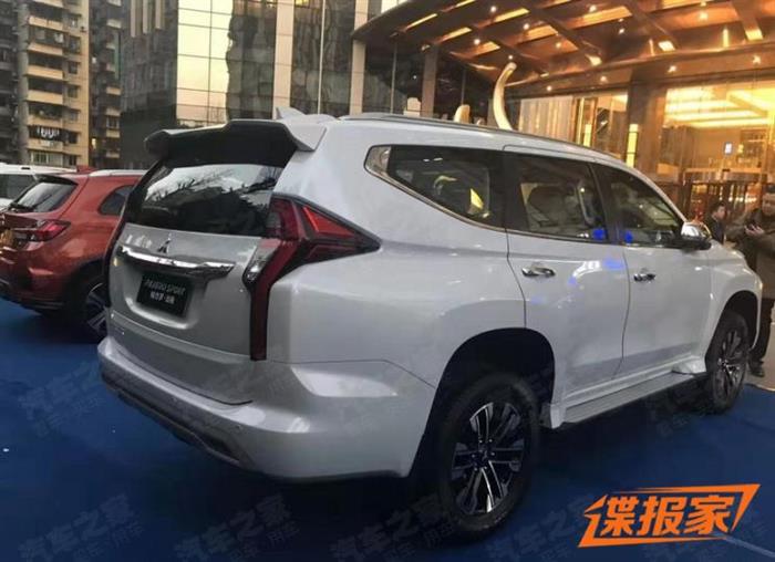 新车，款帕杰罗&middot;劲畅