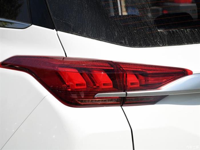 北京汽车 BEIJING-X3 2019款 1.5T 手动荣耀版