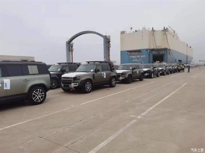 新车，全新一代路虎卫士