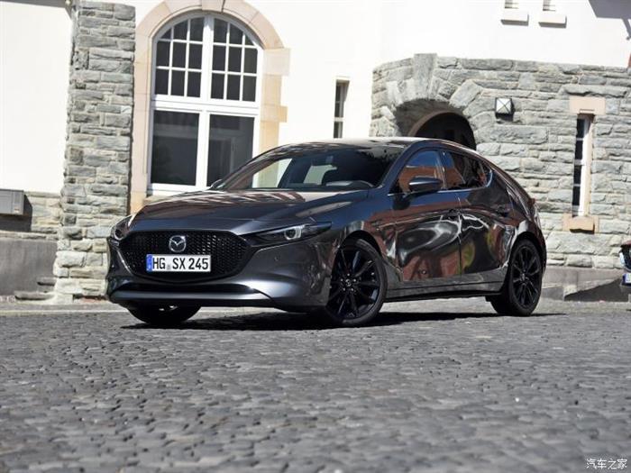 新车，马自达3
