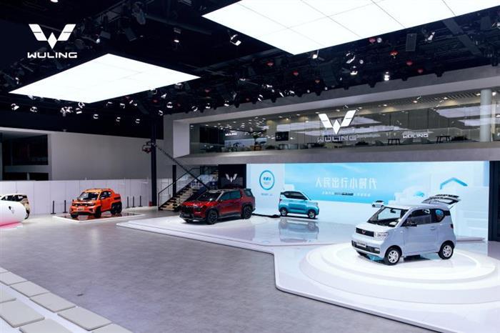 【车展|新车】从缺席到大步年轻化，五菱成都车展想说的话太多