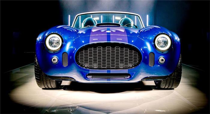 传世经典再度复活 AC Cobra GT Roadster首发