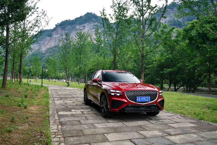 试驾 | Genesis GV70：让驾趣一瞬心动