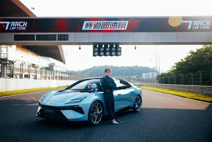 百万智能纯电车之争 Model S拿什么跟Emeya比？