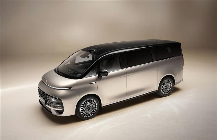 吉利银河首款豪华旗舰MPV银河V900官图首曝 重构高端MPV市场格局