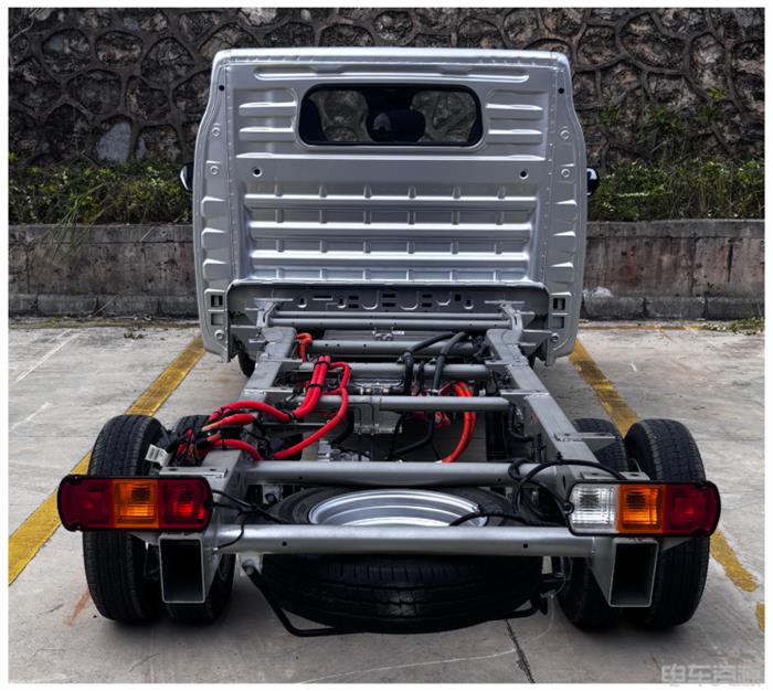 货拉拉第二款车要来了，你买不买？