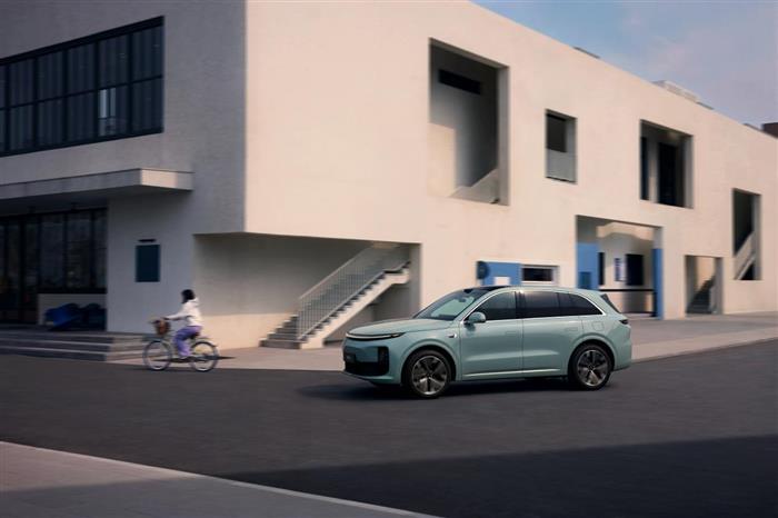 行业首个！128TOPS单芯片跑通城市NOA，轻舟智航联手理想汽车，首发量产上车