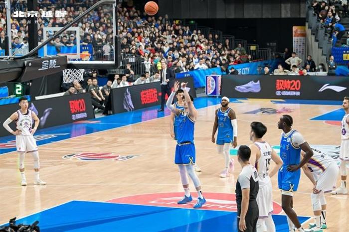 京城德比精彩开战！BJ40增程元境智行交车仪式点亮北汽男篮北京越野品牌之夜