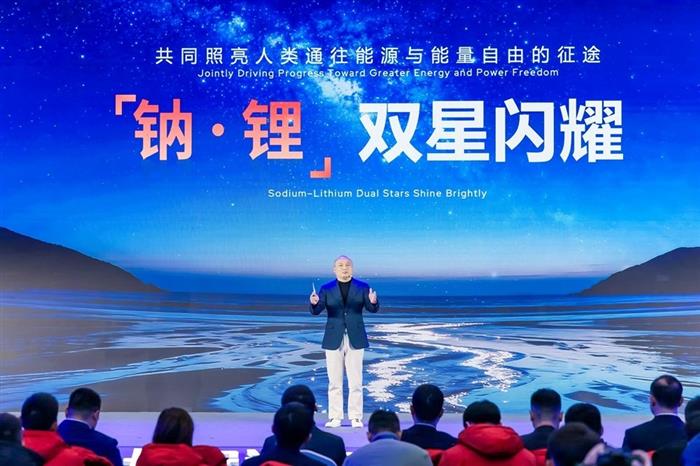 全球首款！当宁德时代的钠电遇上长安的“野心”