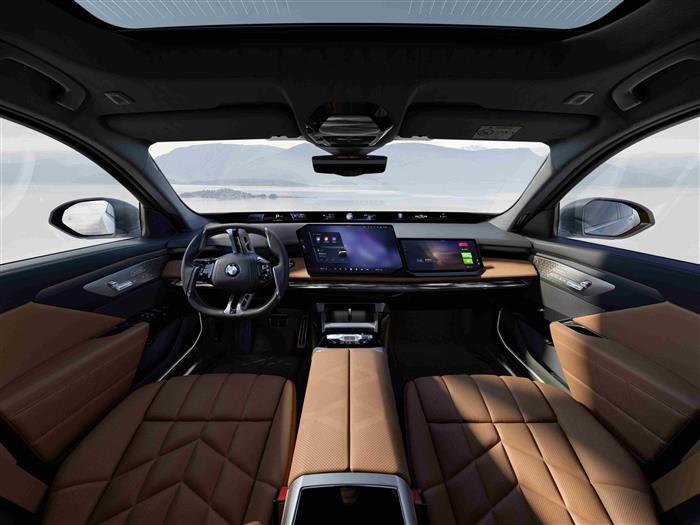 10. 全新BMW 7系内饰展现科技与豪华自然融合.jpg