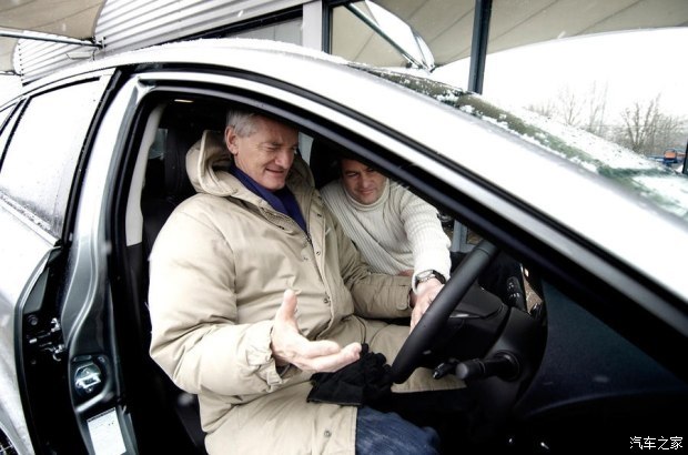 戴森造车, 戴森建设电动车测试轨道