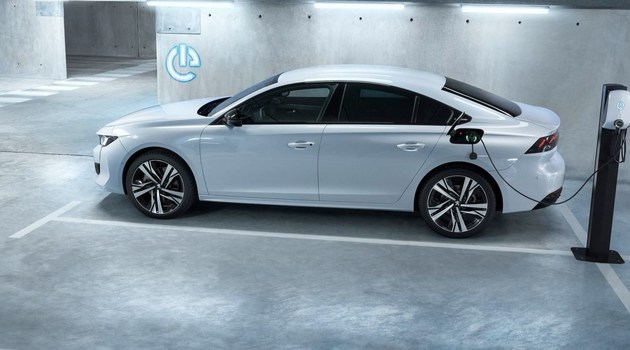 新车，标致插电混动