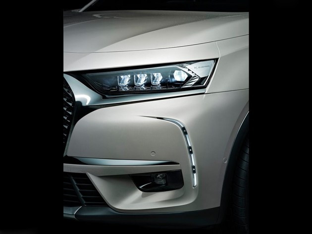 DS 7 Crossback E-Tense亮相巴黎车展,续航里程 DS 7 Crossback E-Tense亮相巴黎车展,续航里程