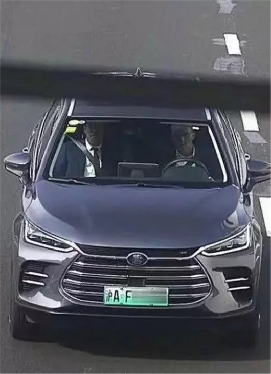 比亚迪，向新不易