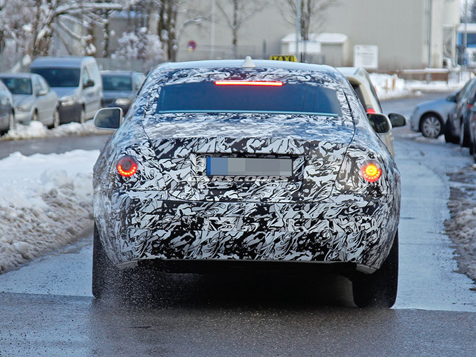 劳斯莱斯轿车,劳斯莱斯轿车换全新平台，劳斯莱斯新轿车年底发布