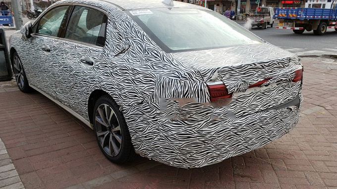 传祺全新轿车谍照,传祺全新轿车凯美瑞，传祺全新轿车年内开卖