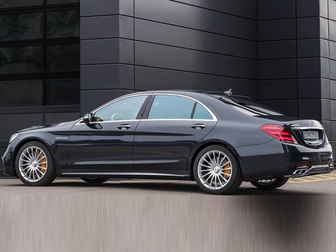 奔驰新S级性能版