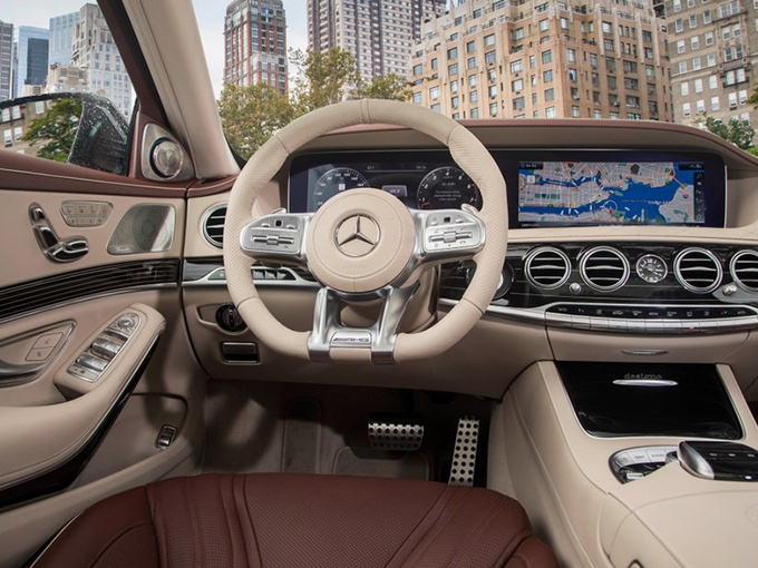 奔驰新S级性能版