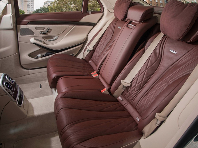 奔驰新S级性能版