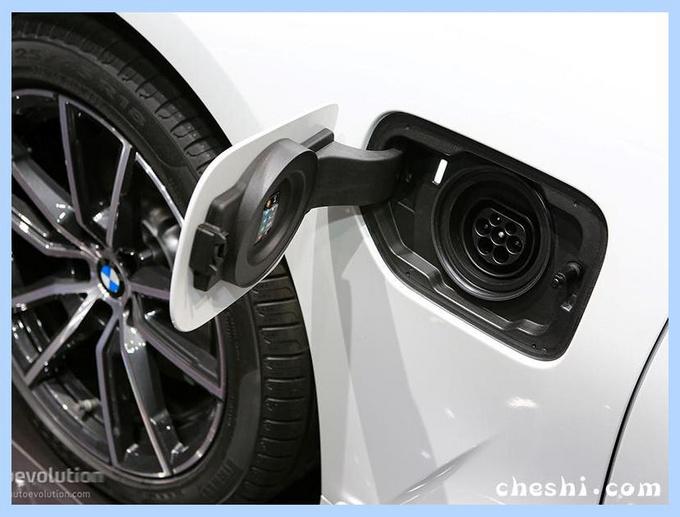 宝马全新3系插混版