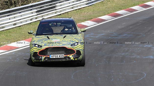 阿斯顿&middot;马丁DBX