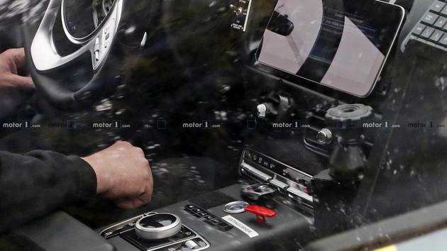 阿斯顿&middot;马丁DBX