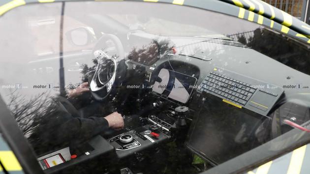 阿斯顿&middot;马丁DBX