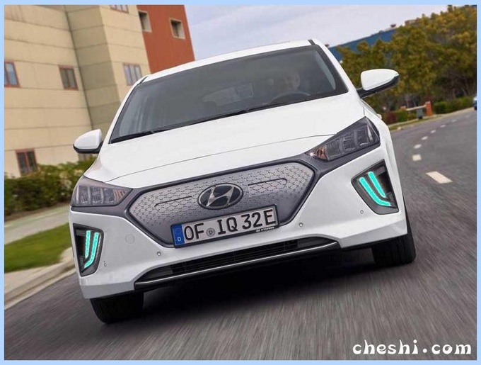 现代全新纯电动轿车