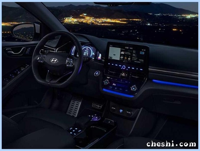 现代全新纯电动轿车