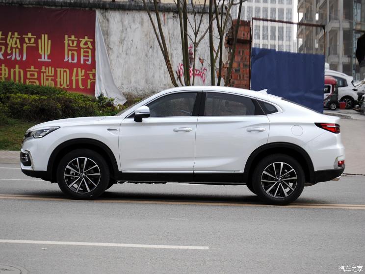 长安cs85 coupe 1.5t车型将于今晚上市