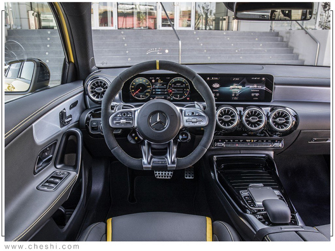 梅赛德斯-AMG CLA45