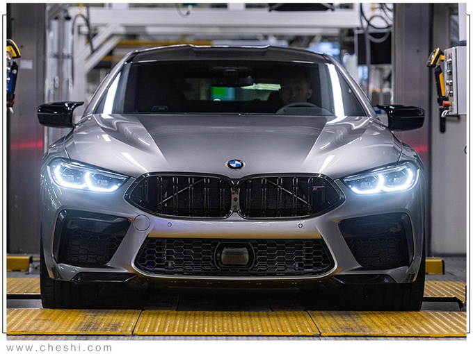 宝马全新8系,4.4T引擎