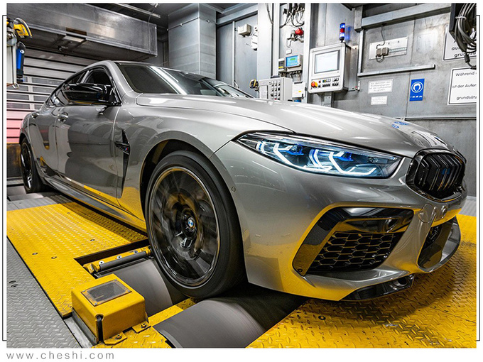 宝马全新8系,4.4T引擎