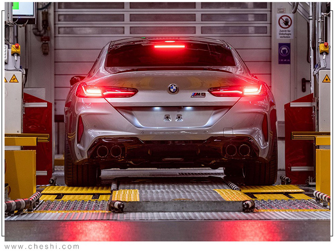 宝马全新8系,4.4T引擎