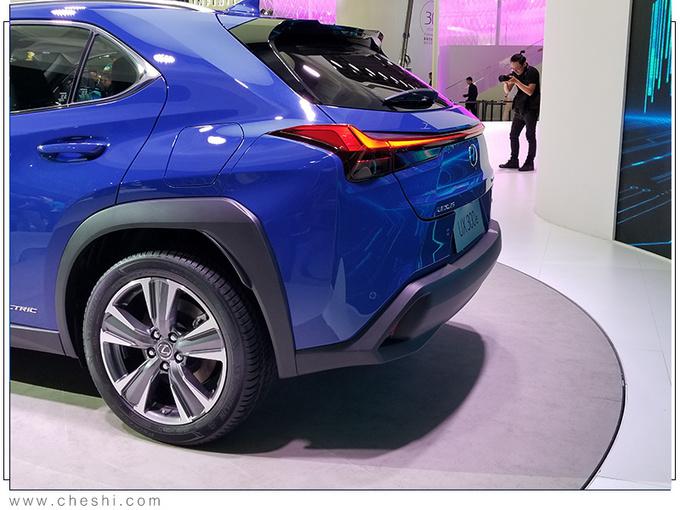 雷克萨斯全新UX300e