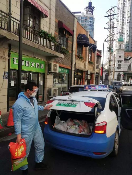 东风出行：武汉城内的“摆渡人”