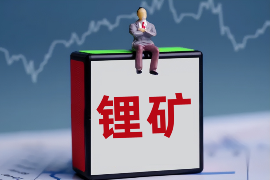 “你们都问我上半年卖了多少辆，只有我妈问我睡得好不好！”