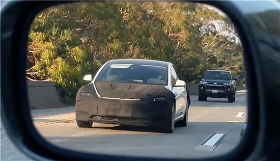 全面升级 全新特斯拉Model 3亮相北美街头