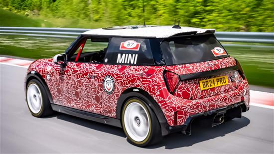 全新MINI Cooper JCW谍照曝光 或6月发布