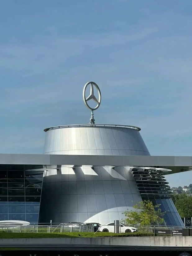 奔驰总部“被要求迁往美国”遭拒
