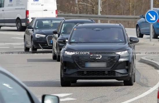 内饰采用三联屏 新款奥迪Q4 e-tron谍照曝光