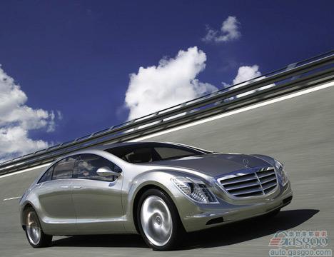 奔驰上半年全球销量增10% 中国市场增52%