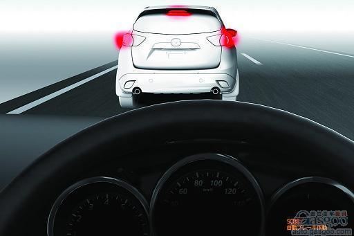 2013款马自达CX-5配备SCBS制动支持系统