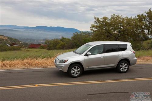 丰田发布RAV4-EV 具备普通和运动两种驾驶模式