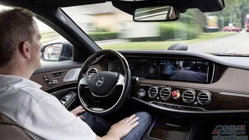 奔驰敦促加拿大政府采用欧盟新车安全标准