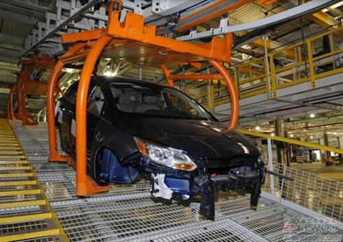 小型车销量不振 福特美国工厂裁员700人