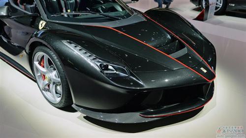 法拉利LaFerrari Aperta亮相巴黎车展